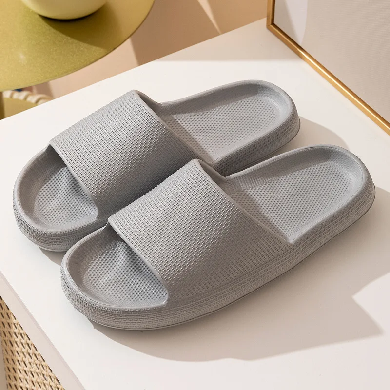 Household slippers Women and men wear shit slippers outside in summer Couples bathroom anti-slip fashion thick sole sandals