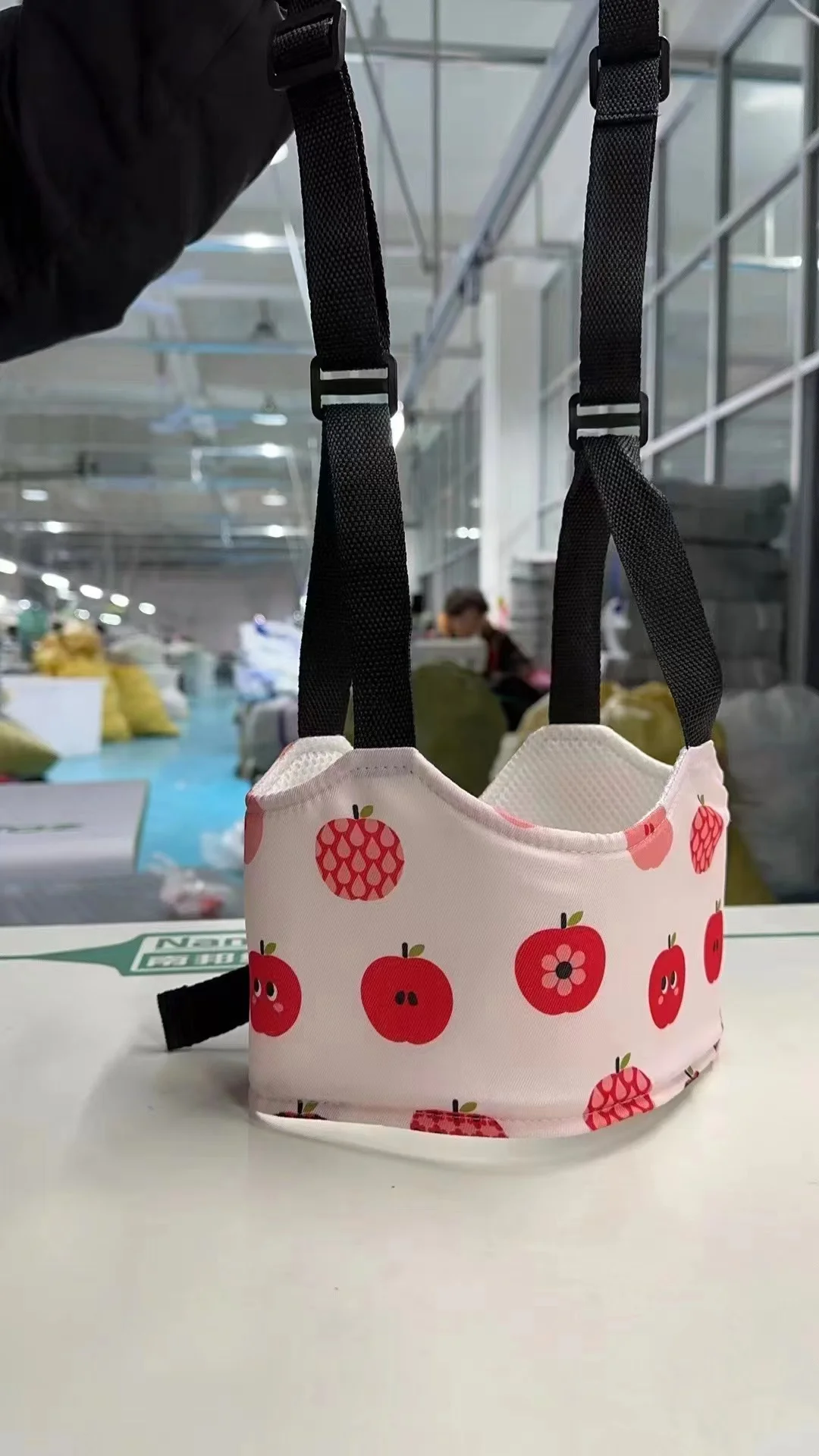 Factory Wholesale Handheld Walker Helper Stand Learning Assistant  Baby Walker Carrier baby walking harness baby walking belt