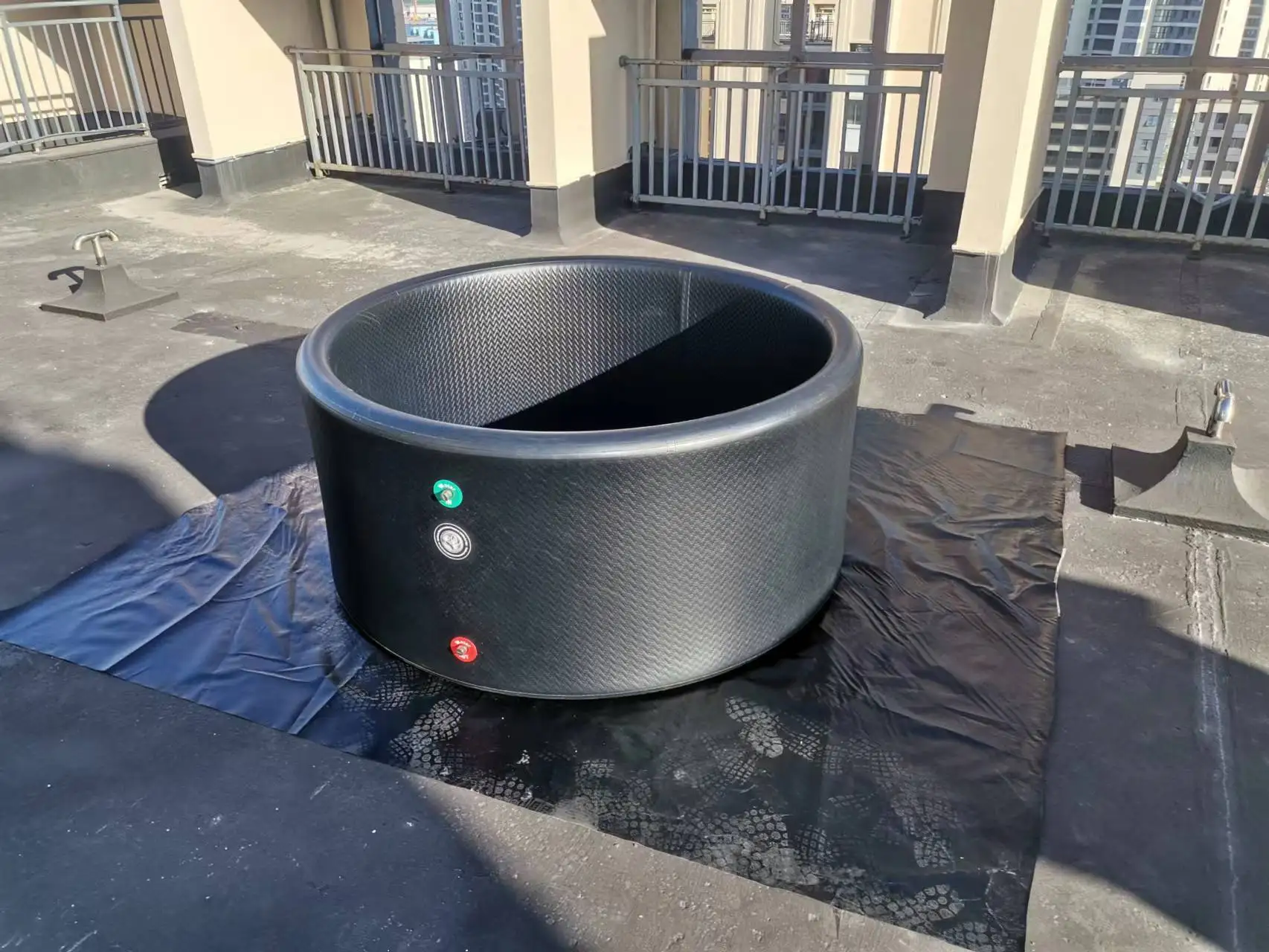 Foldable cold bath tub inflatable cold plunge tub for 4 person 160*160*65cm