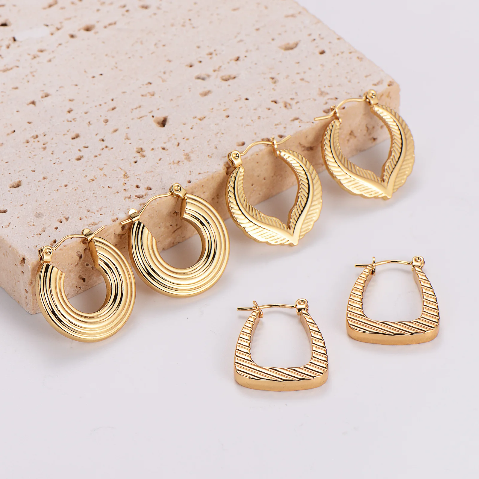 Jewelry Chunky Hoop Earring 18k PVD Gold Plated Stainless Steel Texture Hollow Hoop Earrings for women