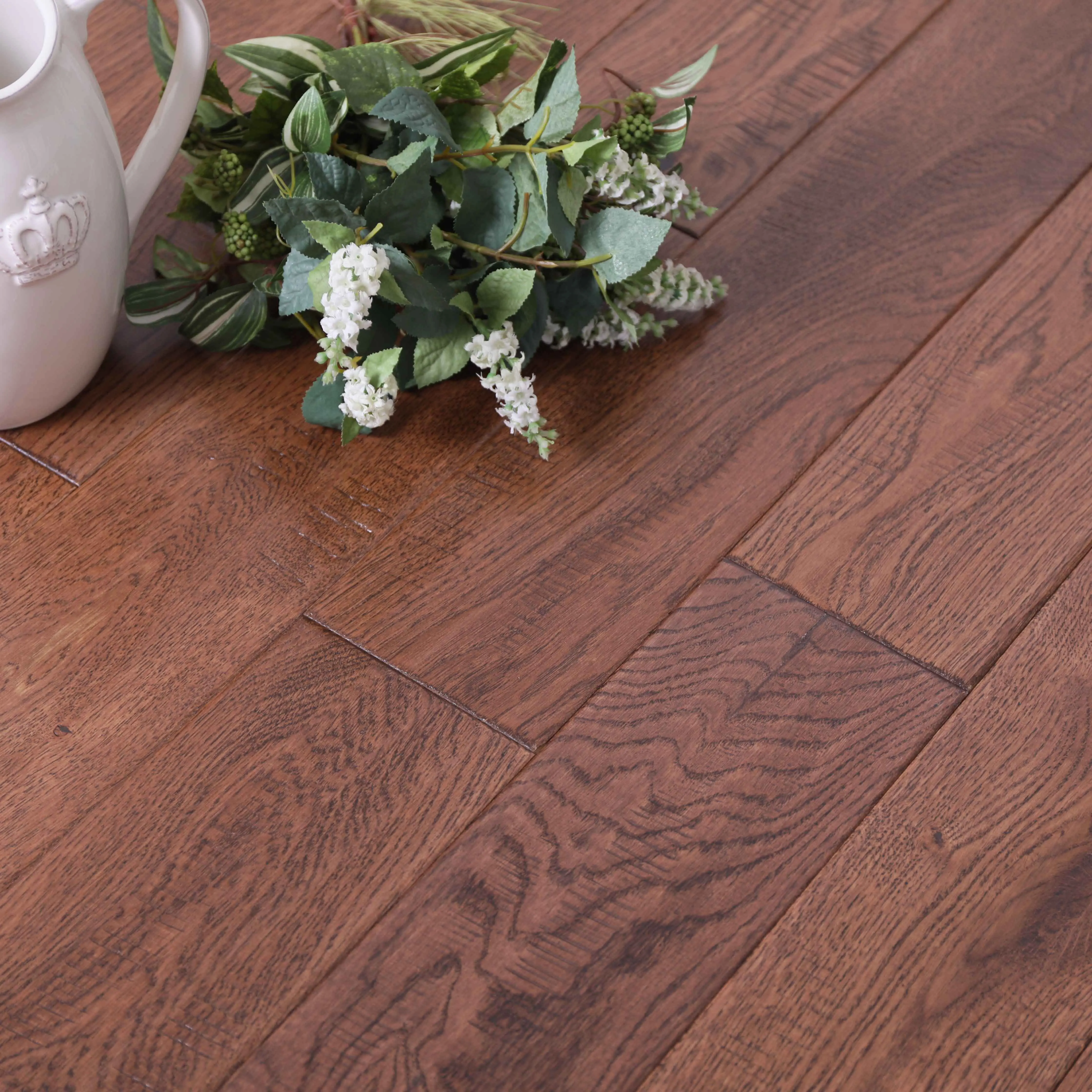 
18mm Oak Solid Wood Wire Brushed Invisible Hand Scraped Flooring 