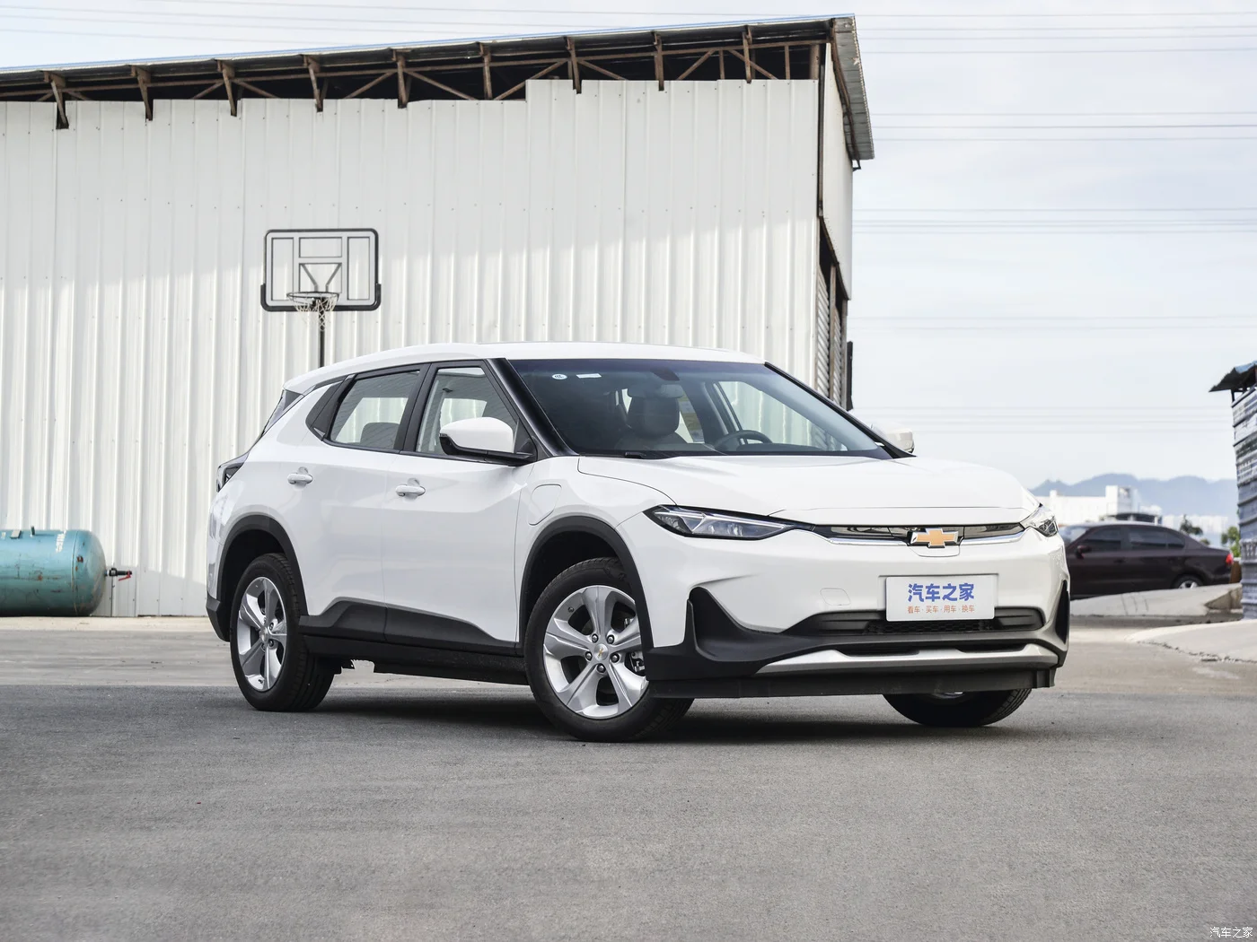 Pure Electric Car Chevrolet Changxun Electric Car/SUV with Ample Space and Moderate Cruising Range