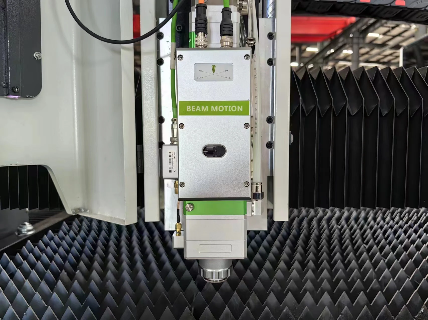Hot Sale 3000x1500mm Sheet Metal Laser Cutter 2KW 3KW 6KW Fiber Cutting Machine With Water Chiller