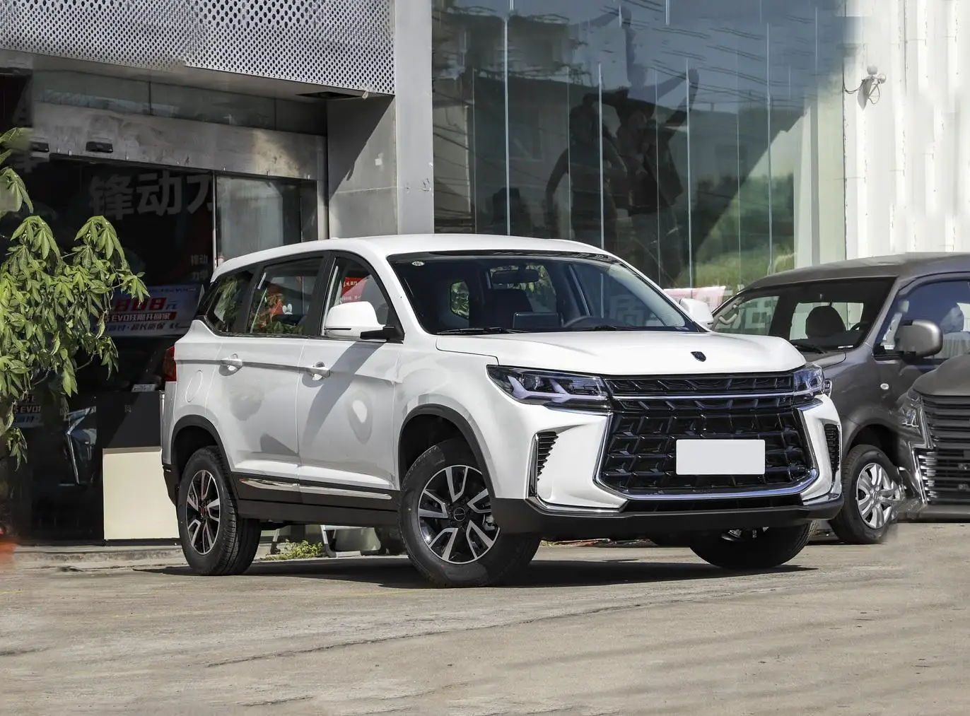 Лидер продаж Dongfeng Fengxing T5 2024 Shengshi Edition 1 6 л ручная версия поиск мечты 5 двери дюймов подруливающий автомобиль с левым рулевым управлением