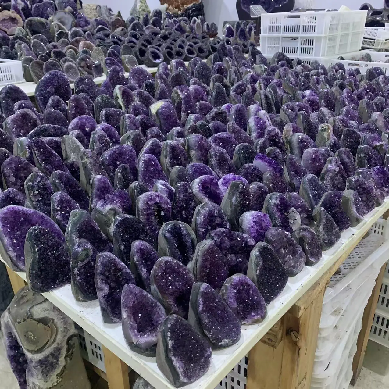 Wholesale Natural Brazilian Uruguay Amethyst Geode Crystal Home Office Ornament Decorative Amethyst Geode for Sale