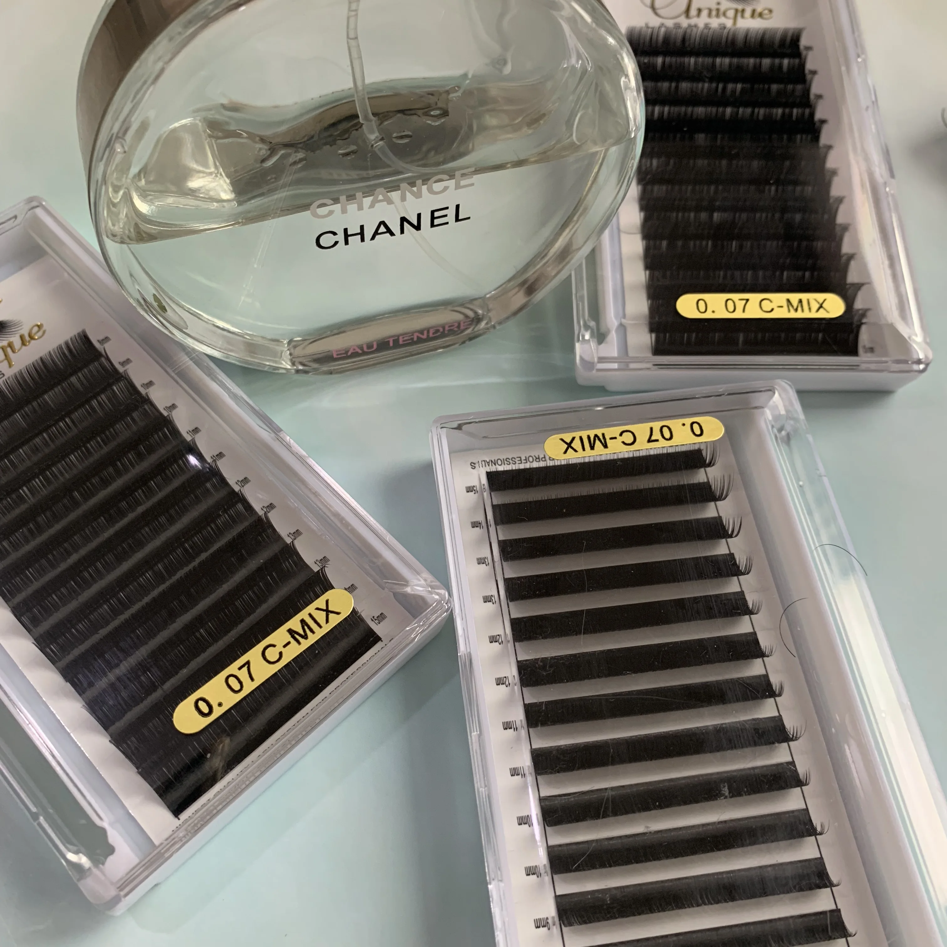 Unique lashes Custom Logo Russian Volume Fans For Volume Lash Extensions Private Label 0.07 3d Premade Volume Fans