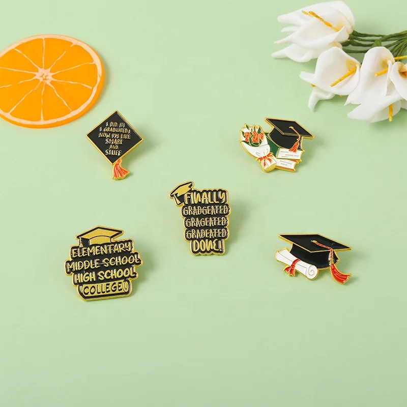 Congrats Graduation Cap Enamel Lapel Pin School Academic Customize Flower Gold Plated Glitter Metal Brooch Pins Graduate Gift