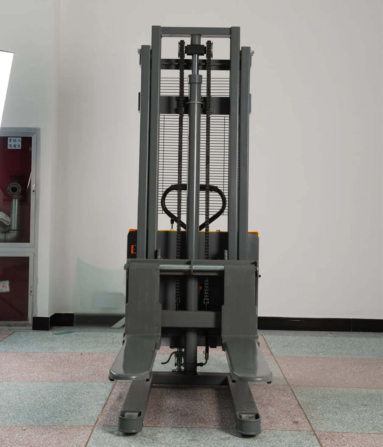 1500kg 2000kg 1600mm 2000mm Hot sale rechargeable semi-electric stacker with one year warranty