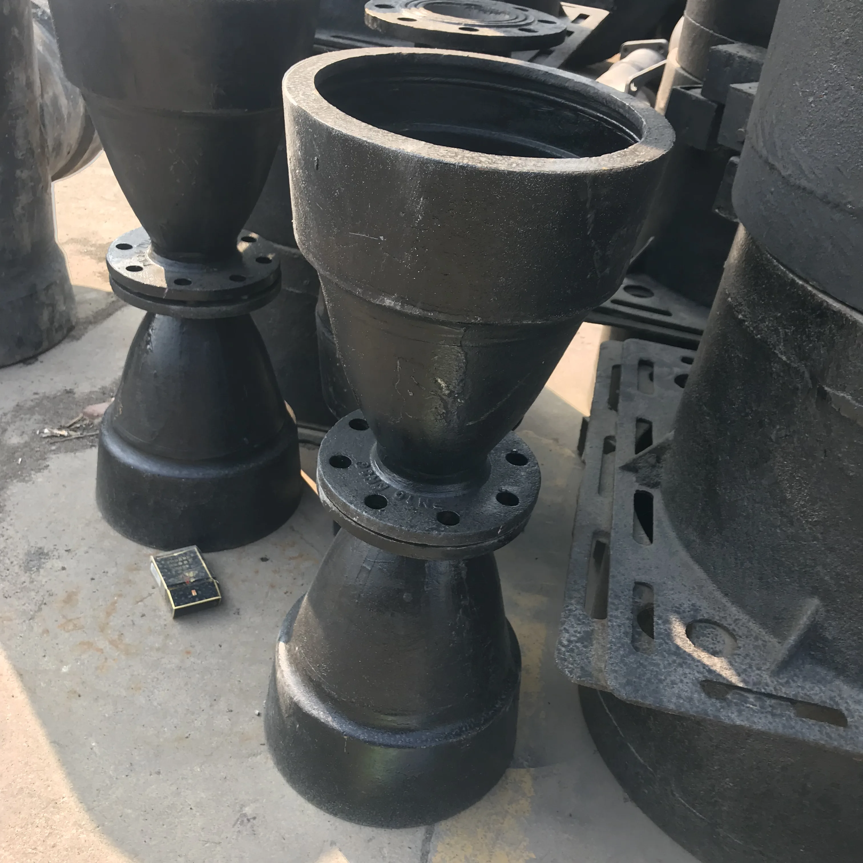 Hot sale Ductle Iron Flanged Pipe Fitting Reducing Tee PN10 PN16 PN25