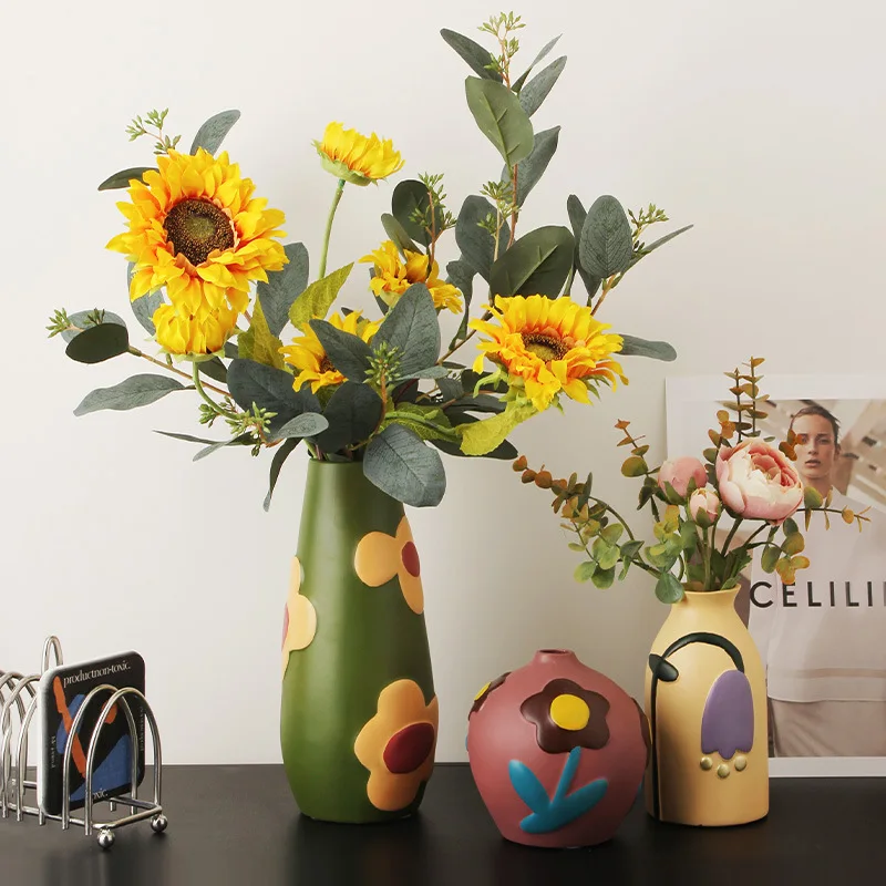 Creative Painted Embossed Flower Modern Fashion Pottery Arrangement Ornaments Ceramic Vase for Dried Flower Wedding Art Gift