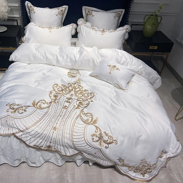 New European style Soft Satin Silk embroidered king queen size 4pcs bedding set