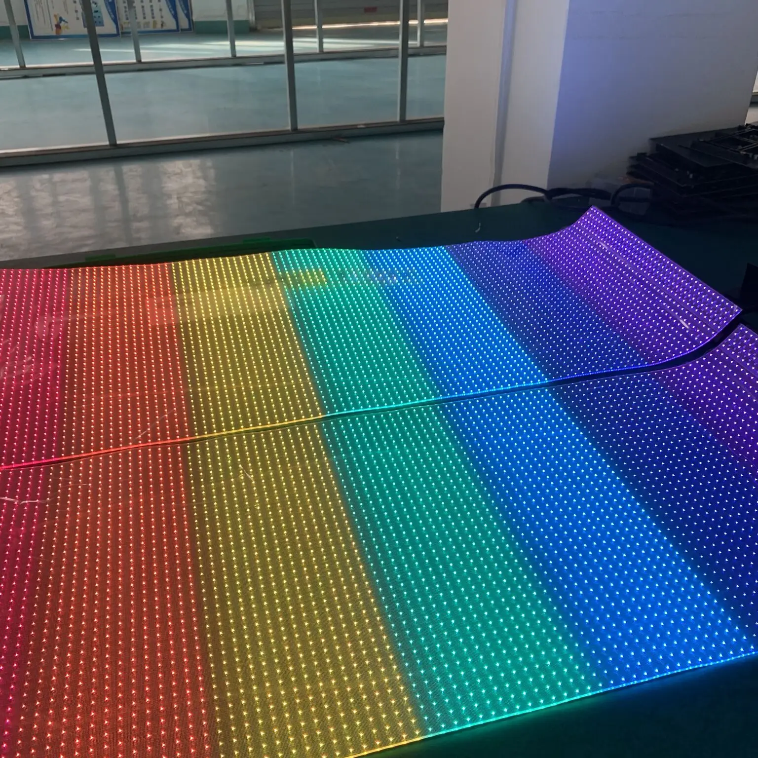 Outdoor Advertising Giant P10 P20 Flexible 3D Screen Transparent LED Adhesive Film 3D Content LED Display Supplier