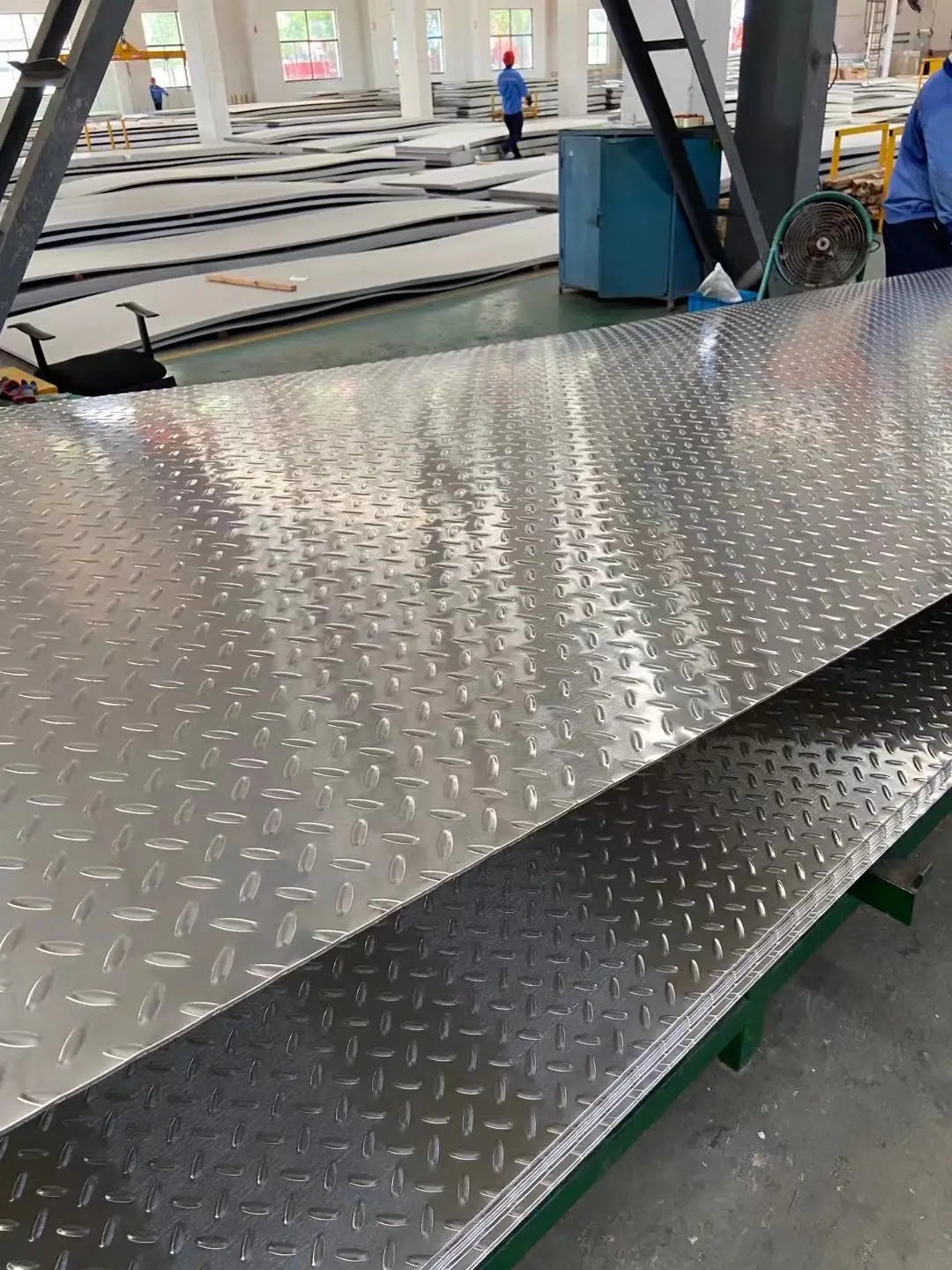 Hot Rolled Checkered Sheet 201304 304L 316 316l Dimpled Stainless Steel Plate