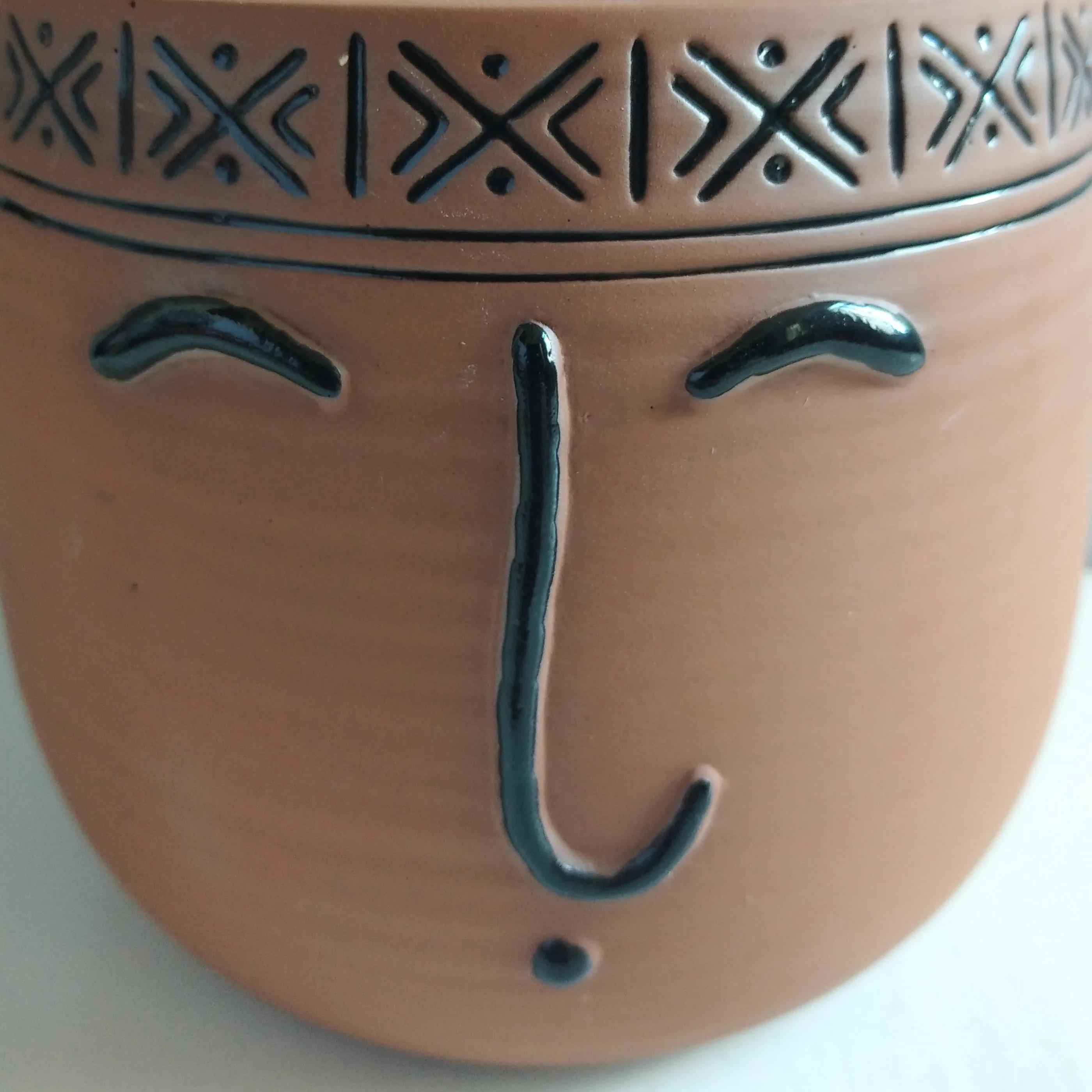 Cheap hand painted human face brown large unglazed terracotta flower pot for wholesale