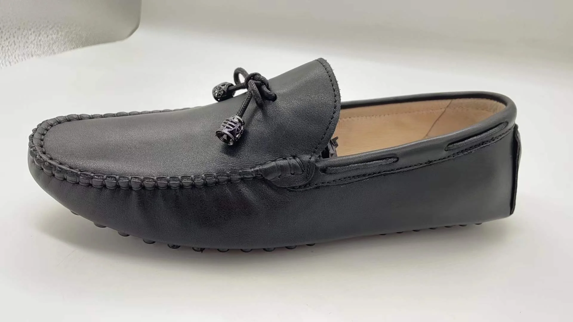 Wholesale Classic Soft Genuine Leather Loafers for Men