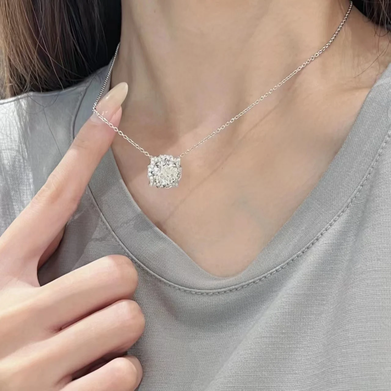 vvs Lab Grown Diamond Round Halo Pendant Necklace for Women in 10k White Gold Jewellery Diamond