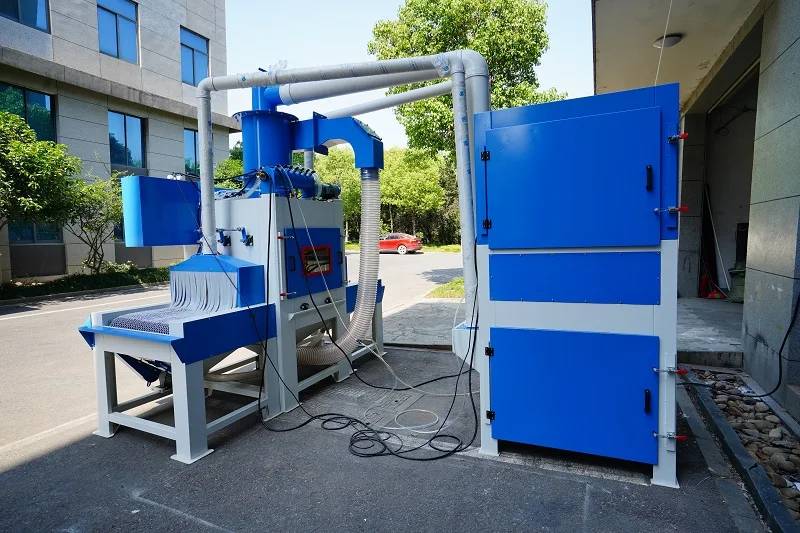 Automatic roller conveyor sand blasting machine