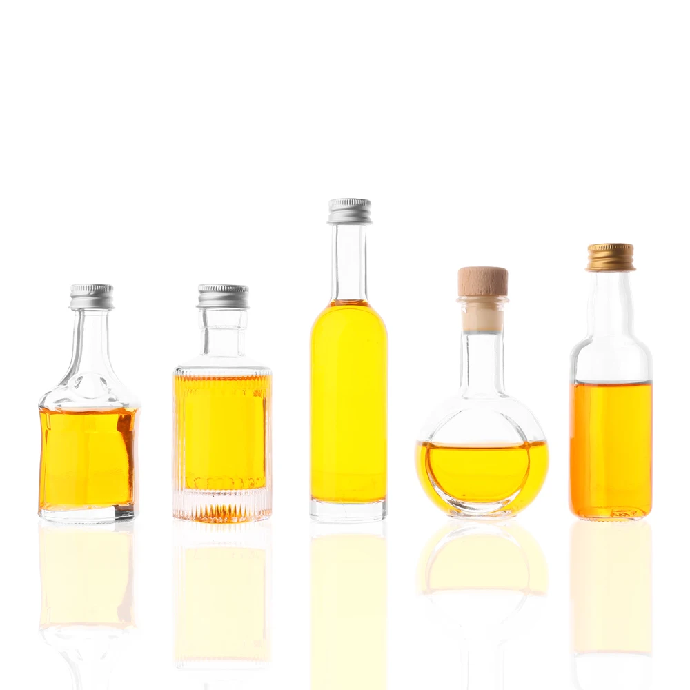 Various Style Custom Popular Hot Sale 50ml Empty Round Square Portable Liquor Tequila Whiskey Brandy Glass Bottle With Screw Cap