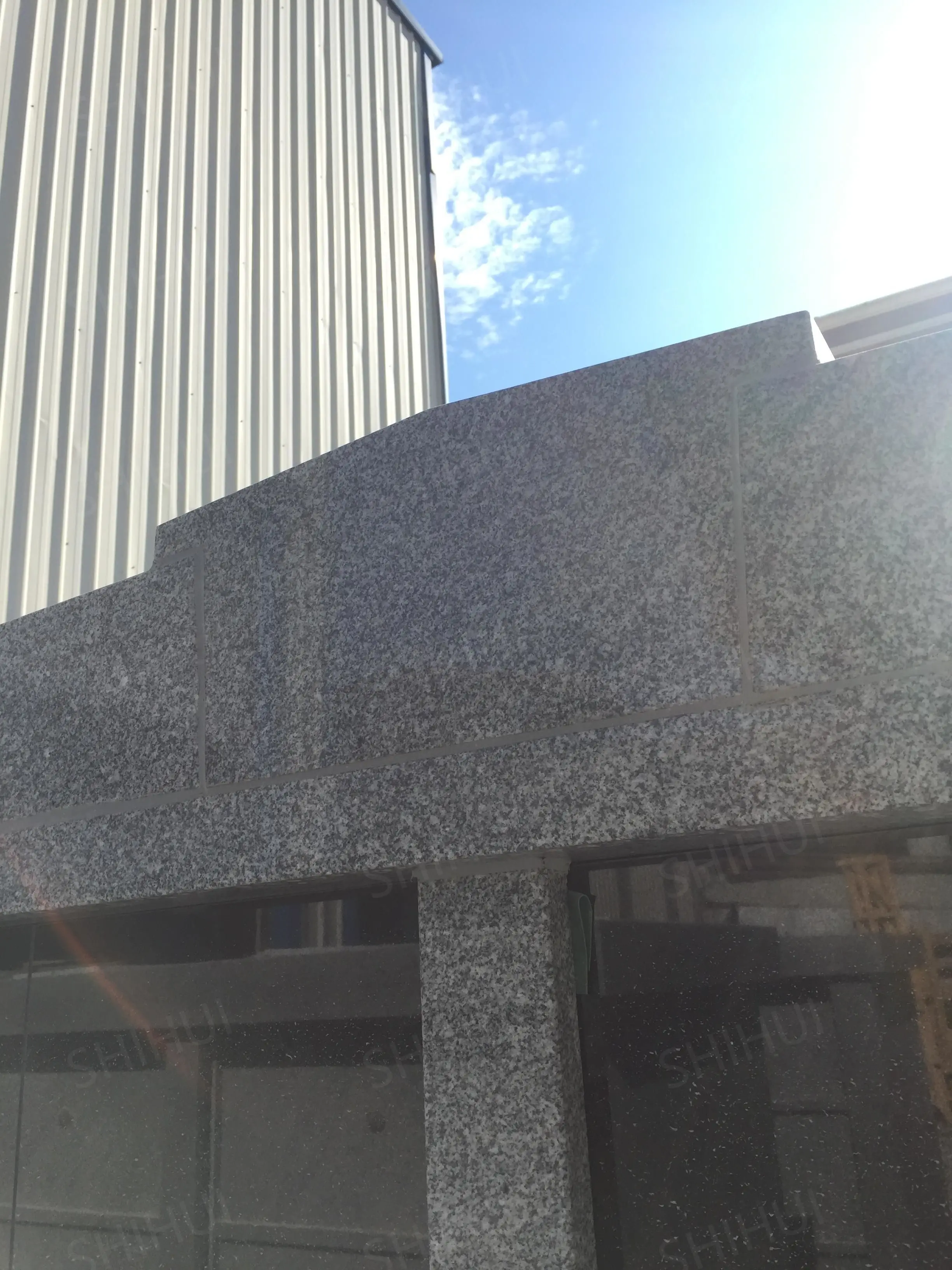 SHIHUI Outdoor Natural Stone Big Grey Granite Columbarium And Funerary Chapel 64 Niches Double Sides Cremation Urn For Cemetery