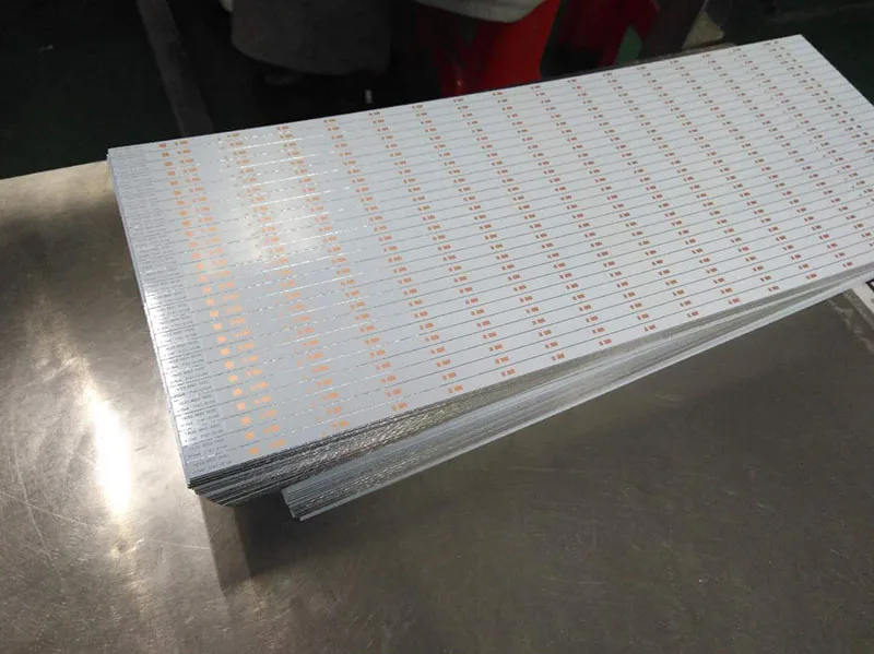  Оптовая продажа популярных светодиодных линейных труб Mcpcb 2 фута/4 фута OSP алюминиевая печатная плата однослойная светодиодный модуль для светильника