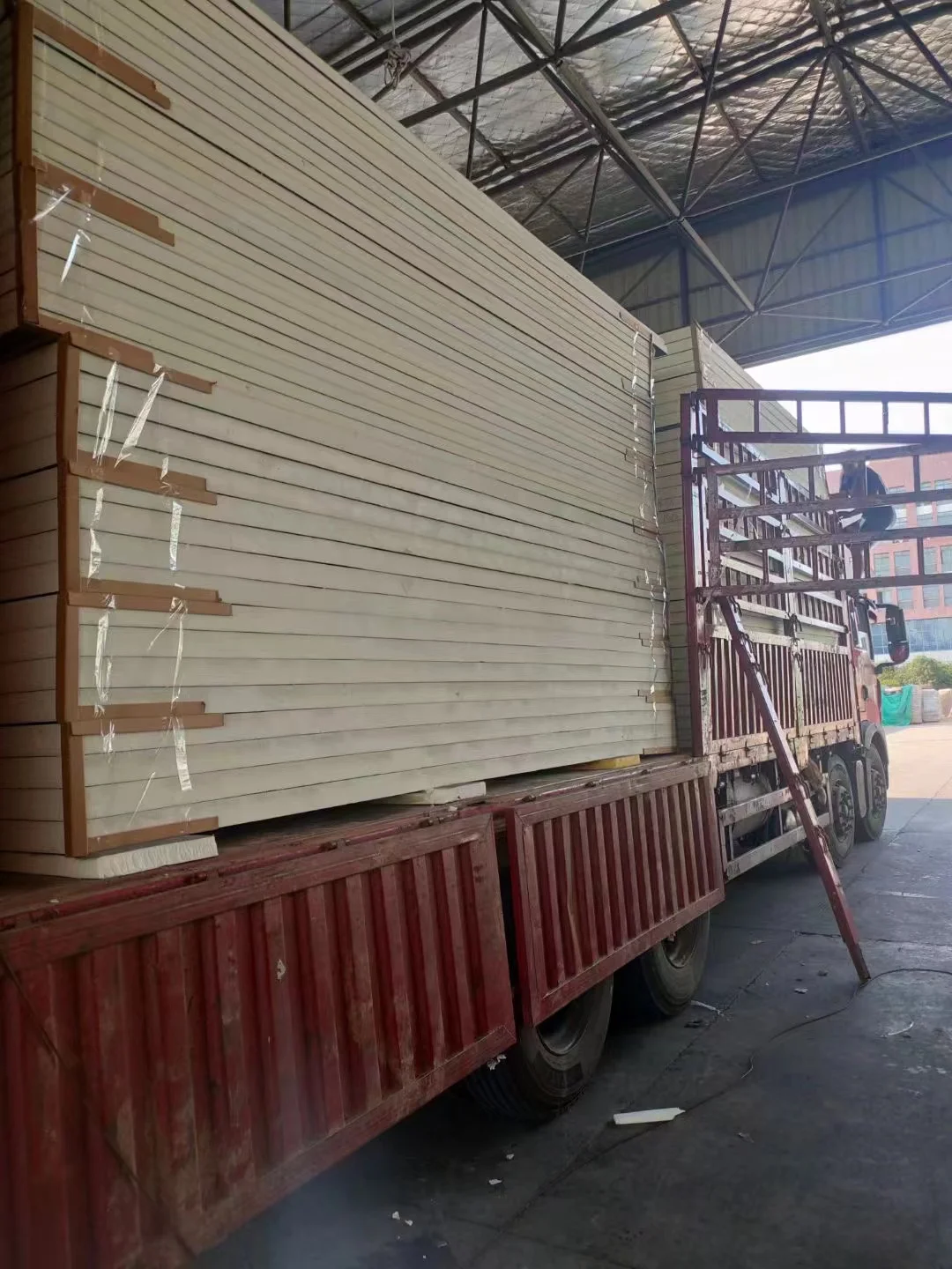Factory Price Cell PIR Rigid Heat Insulation Board Roof Polyisocyanurate Insulation Board for Wall Insulation
