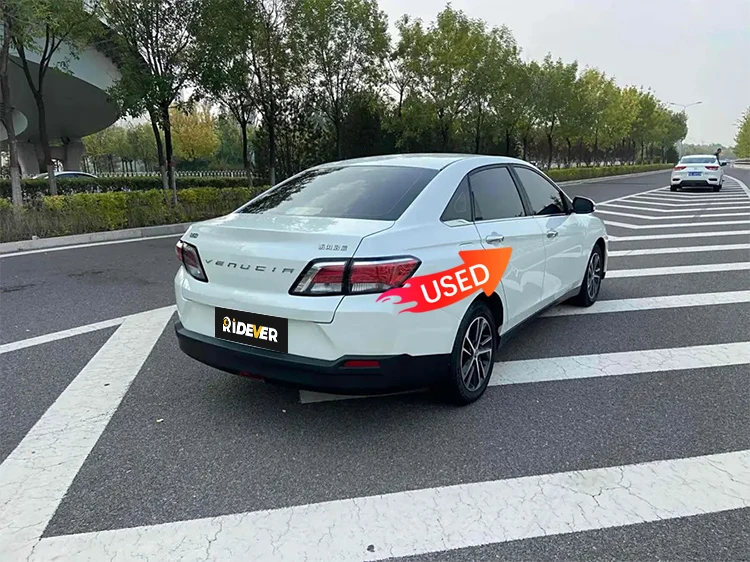 Dongfeng Nissan Venucia D60 Used 2018 Car 1.6L Manual Intelligent Elite Edition petrol vehicle
