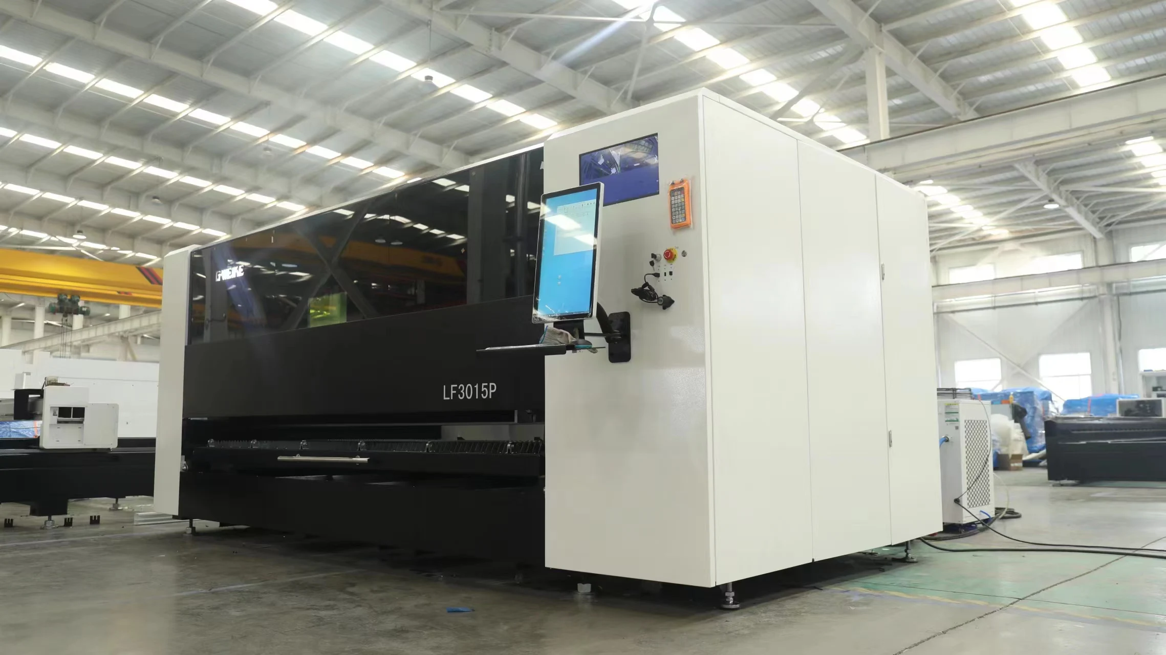 Free installation Can be loaded into a 20ft container save shipping 3015 Fiber Laser Metal Cutting Machine