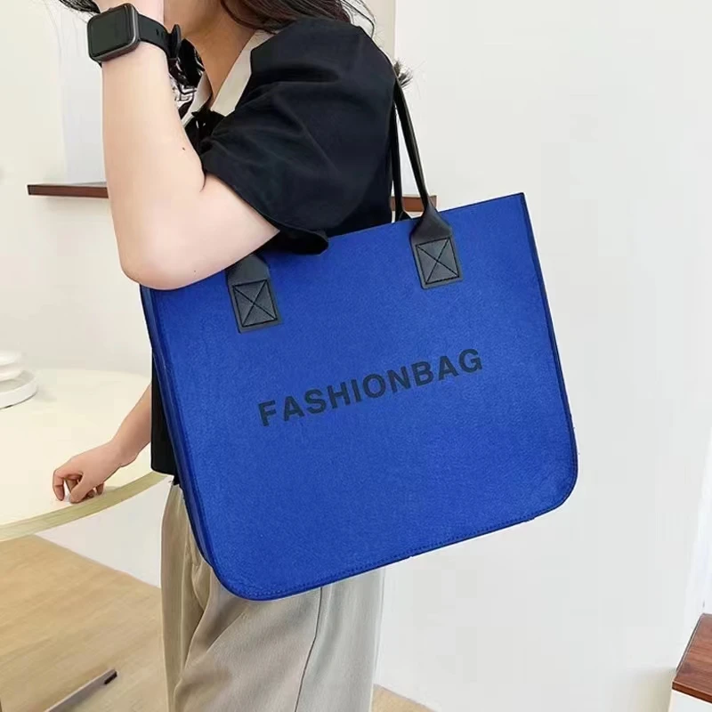 Customized Thick Wool Felt Tote Handbag for Women Large Capacity Portable Zip Closure Shopping Bag with Polyester Lining Gift