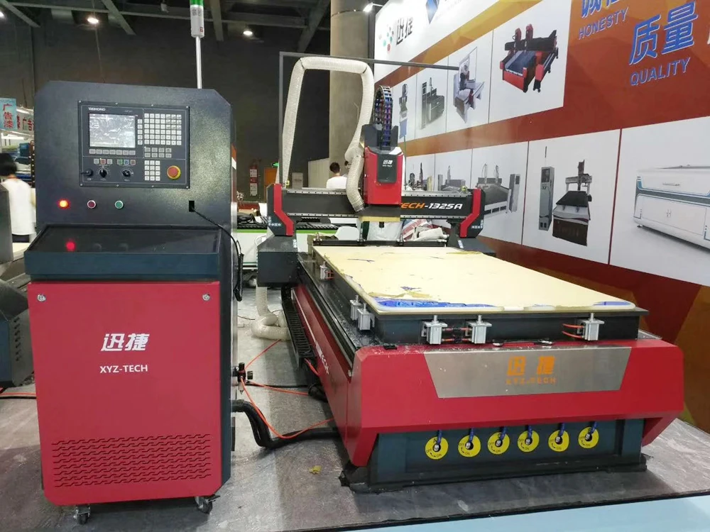 XJ 1325 Wood Cnc Router Advertising Machine For Cabinet