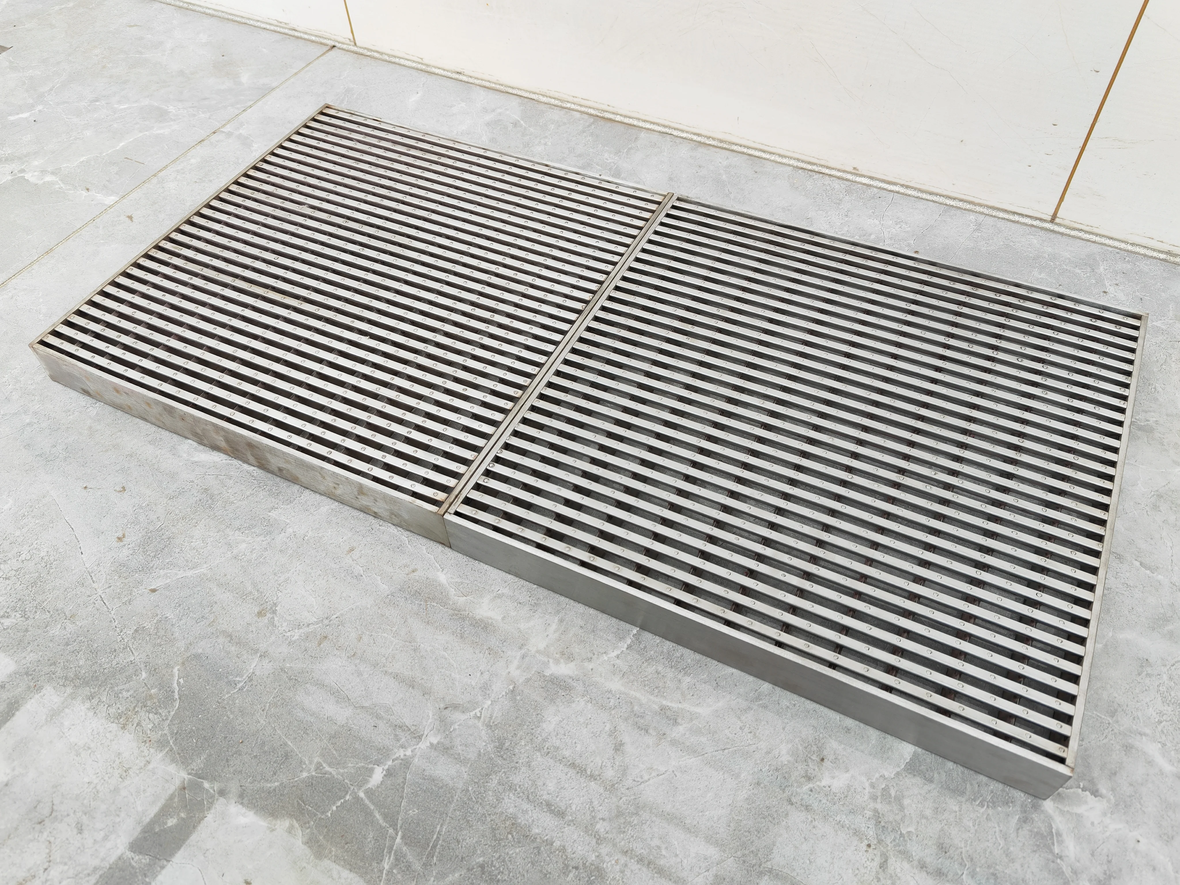 Factory Prices Professional Manufacturer Stainless Steel Decorative Mesh Floor Leakage For Partition