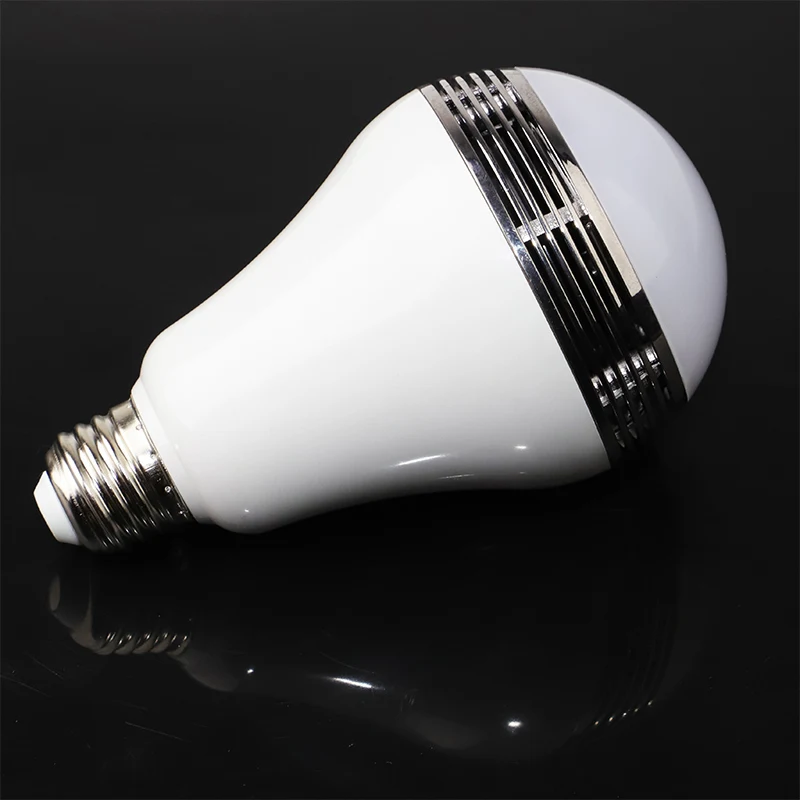 2020 hot selling app control light bulb led smart charge RGB color changing music blue&tooth speaker