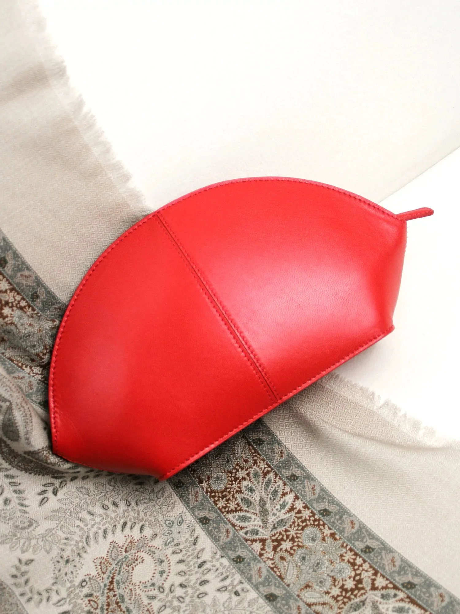 Italian Imported Sheepskin Clutch Vintage Joker Storage Cosmetic Bag with Zipper Closure Fashion Style Leather Shell Bag