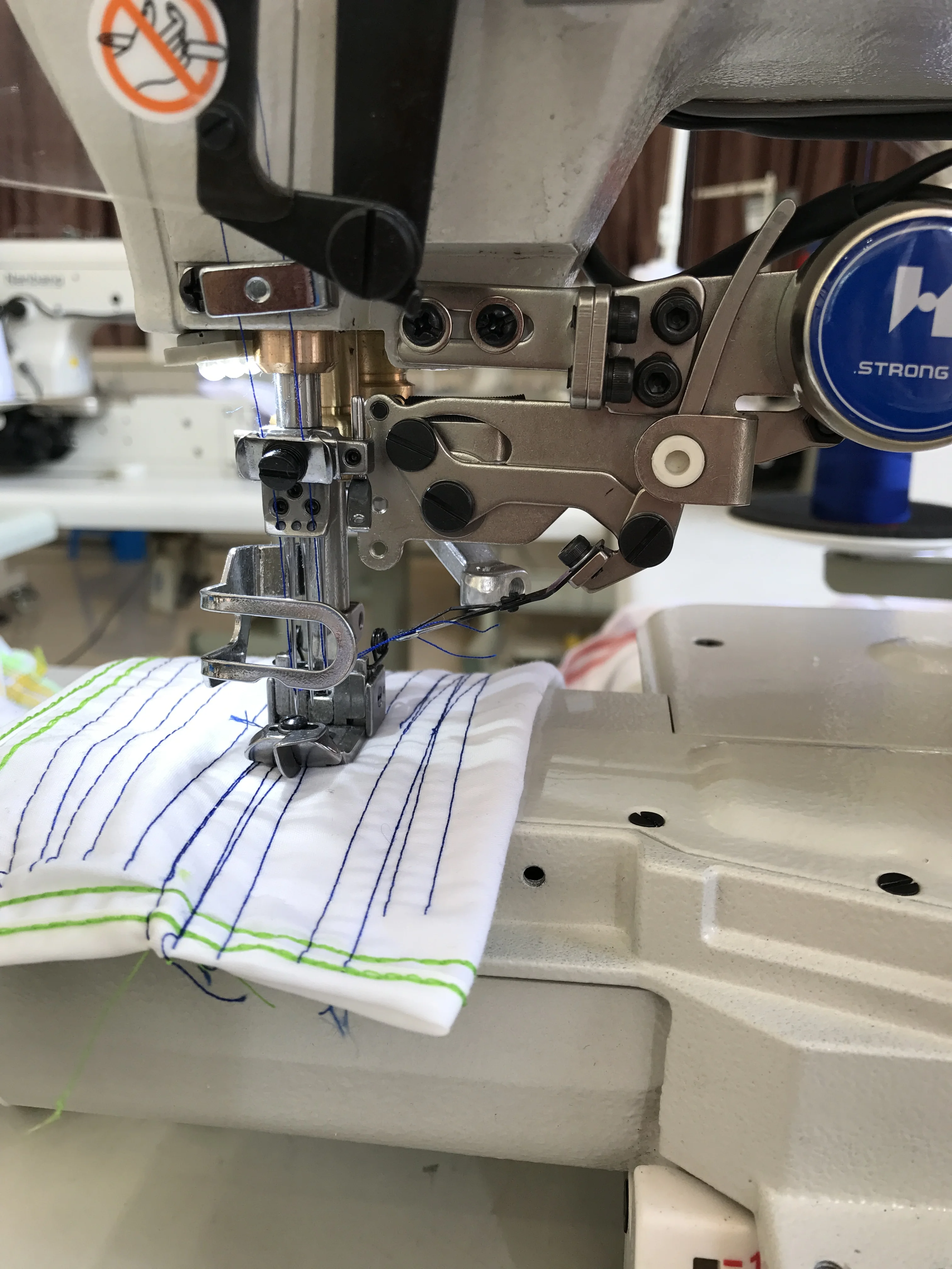 Flat Bed Interlock Sewing Machine With Left Cutter