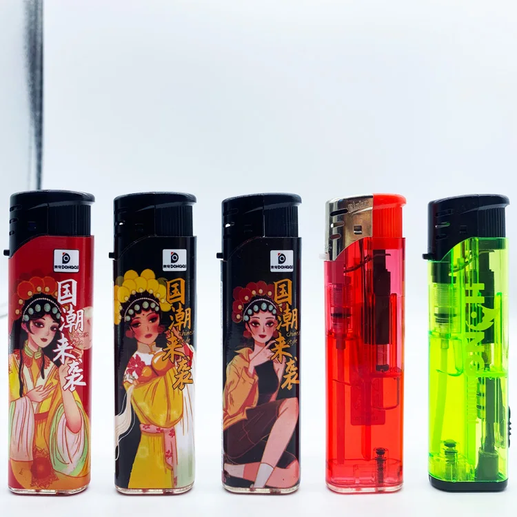 Wholesale Customized windproof Lighters Bulk Lighters Plastic Refillable Lighter With LED