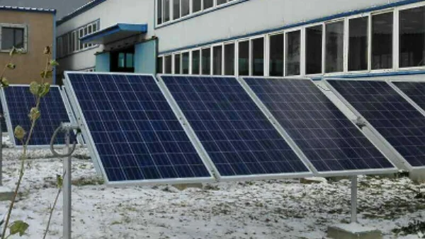 Advanced Single Axis Solar Tracker Track HDG Steel & Anodized Aluminum Rotating Gear Driver + DC Motor 2 M & 66m 64 X PV Panel