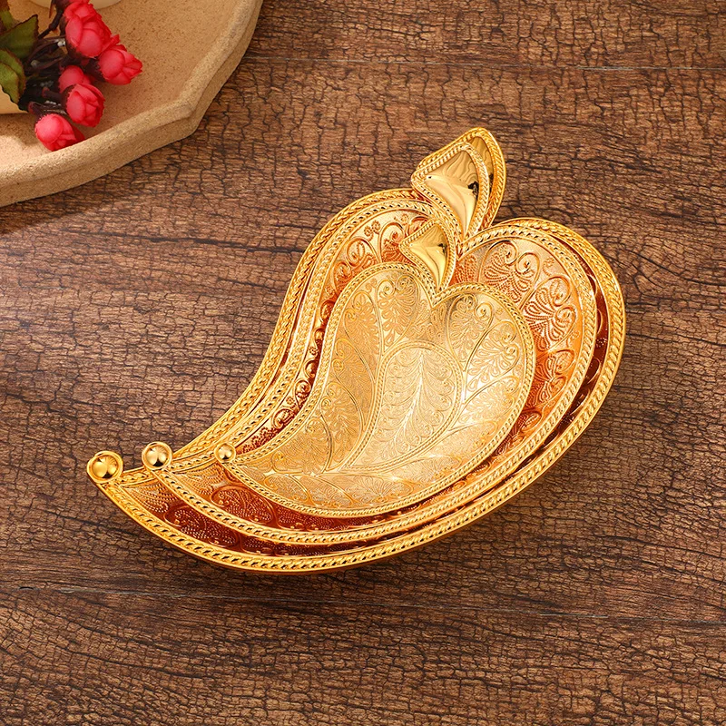 New Arrival Golden Leaf Shape Decorative Table Display Fruit Decor Dry Fruit Plate Food Serving Display Tray Luxury