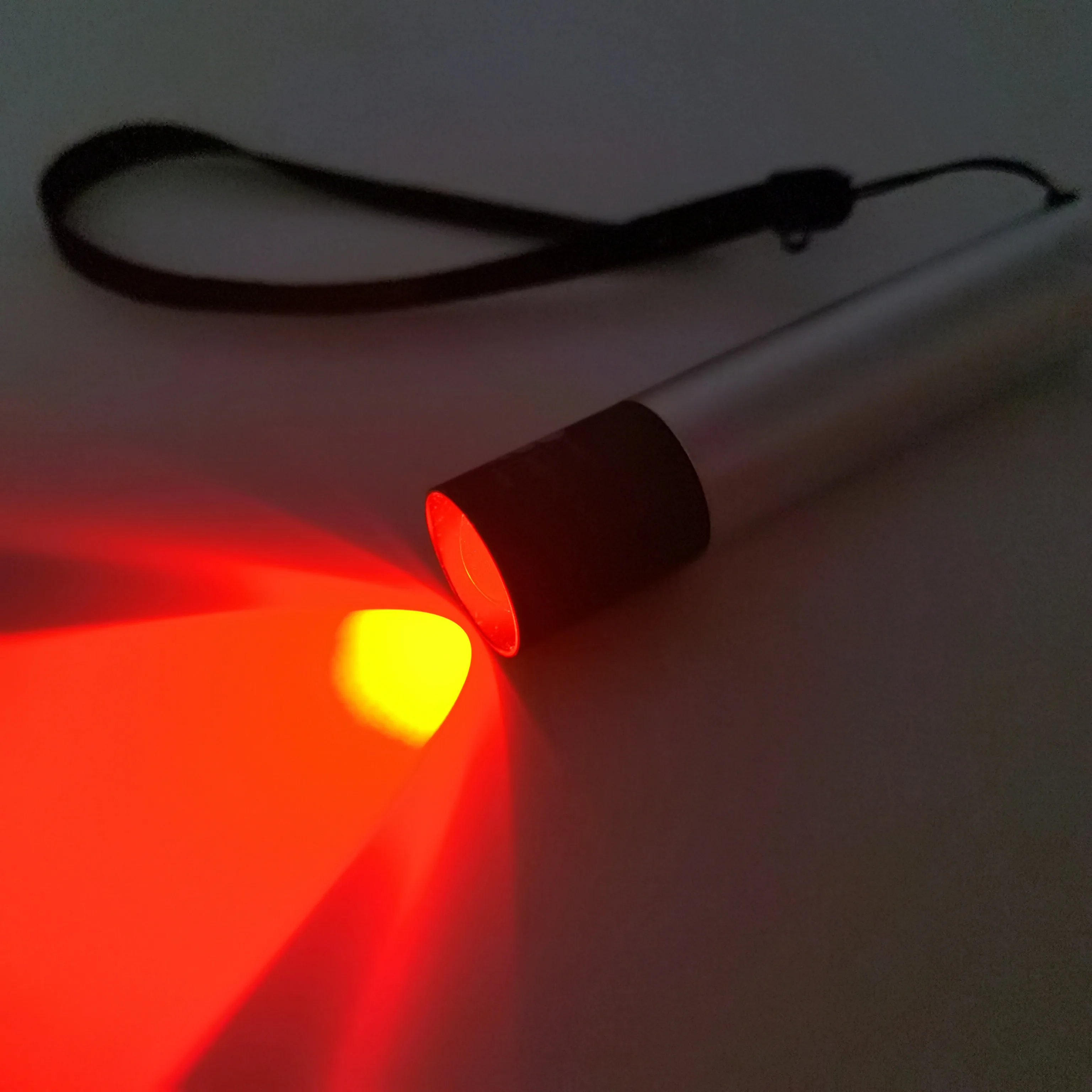 660nm Red light Help Wound healing speed Pain relief Small Size mini hand held LED Light therapy Torch
