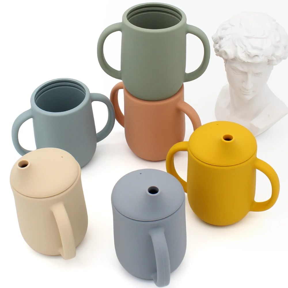 Hot Selling Silicone Baby Straw Mug Easily Cleaned Silicone Training Cup BPA Free Silicone Drinking Cup with Lid