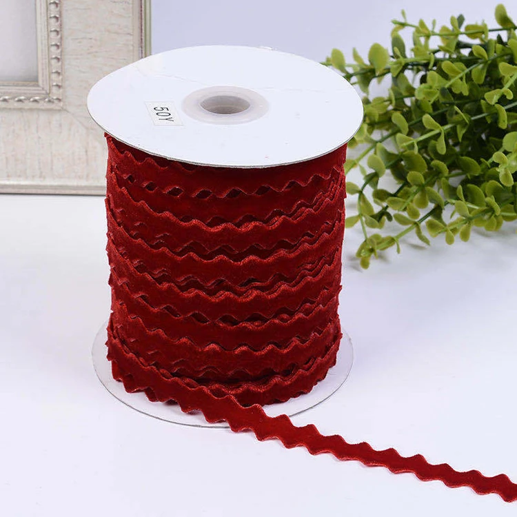 Spot wholesale 3mm - 50mm wide inelastic single and double sided velvet ribbon, used for decoration.