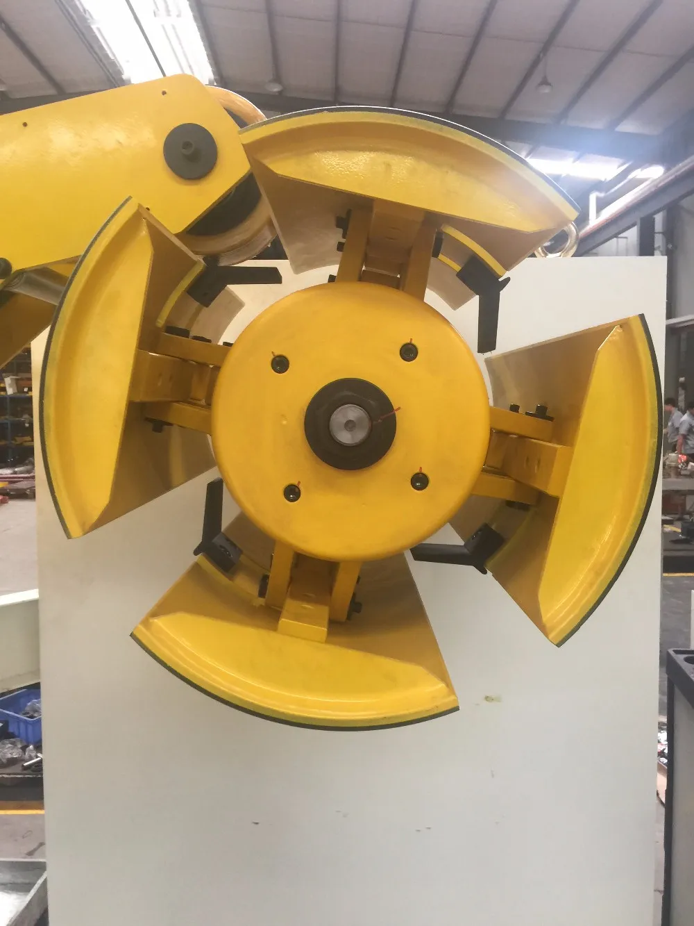 
New Design Combined Decoiler Straightener Feeder 3 In 1 Machine For Thick 0.5-4.5 mm Sheet Metal 