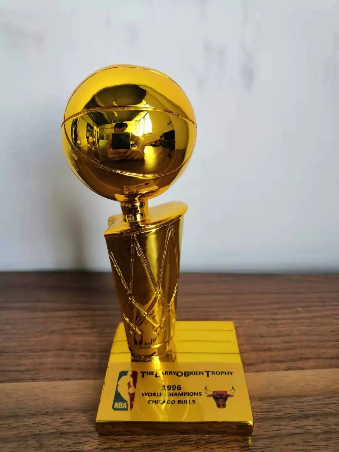 Новинка на заказ Трофей чемпионов баскетбола высокий позолоченный трофей 6 дюймов из полимерной