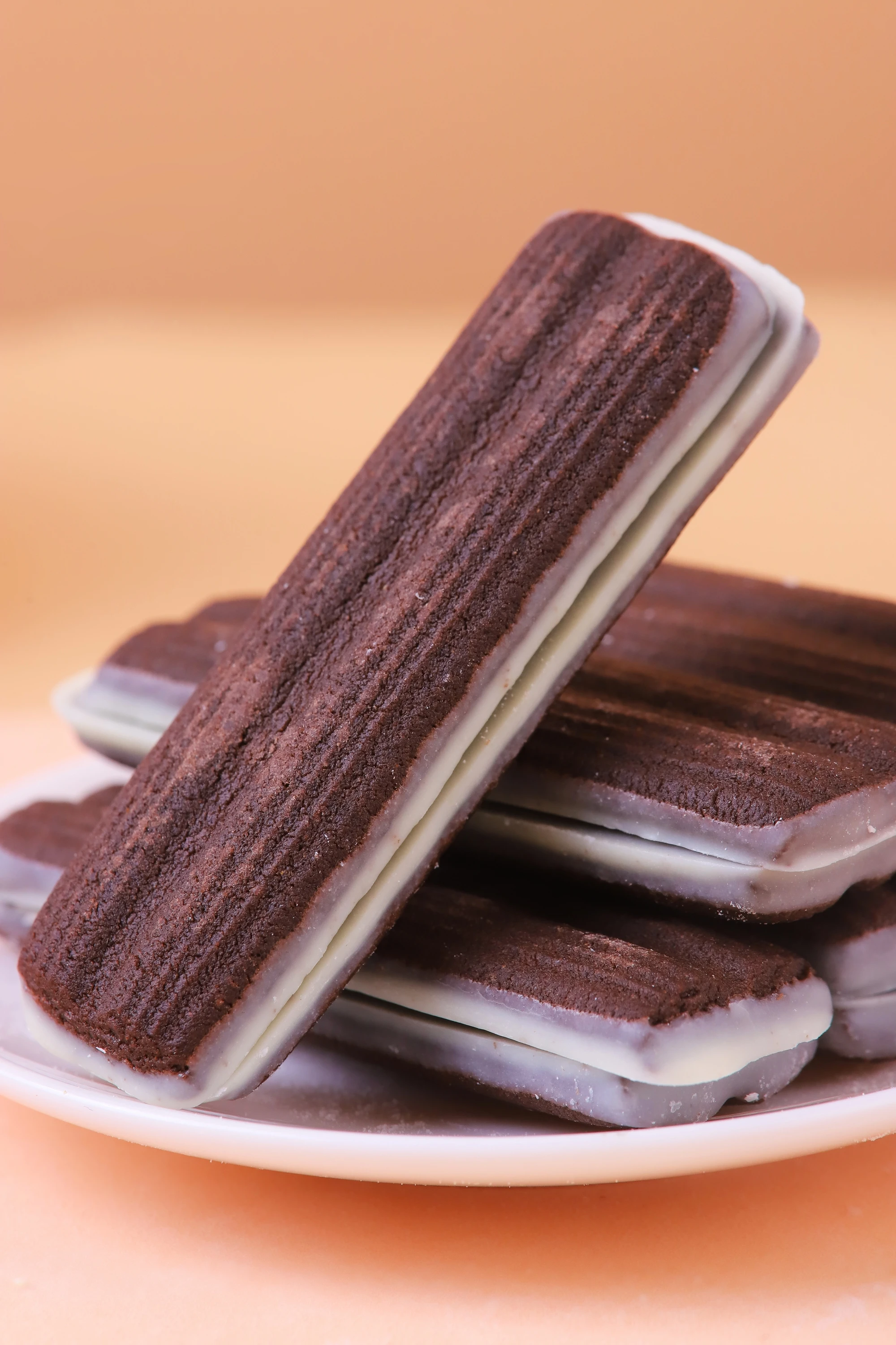 New arrival sandwich filled vanilla strawberry chocolate flavor biscuit 70g