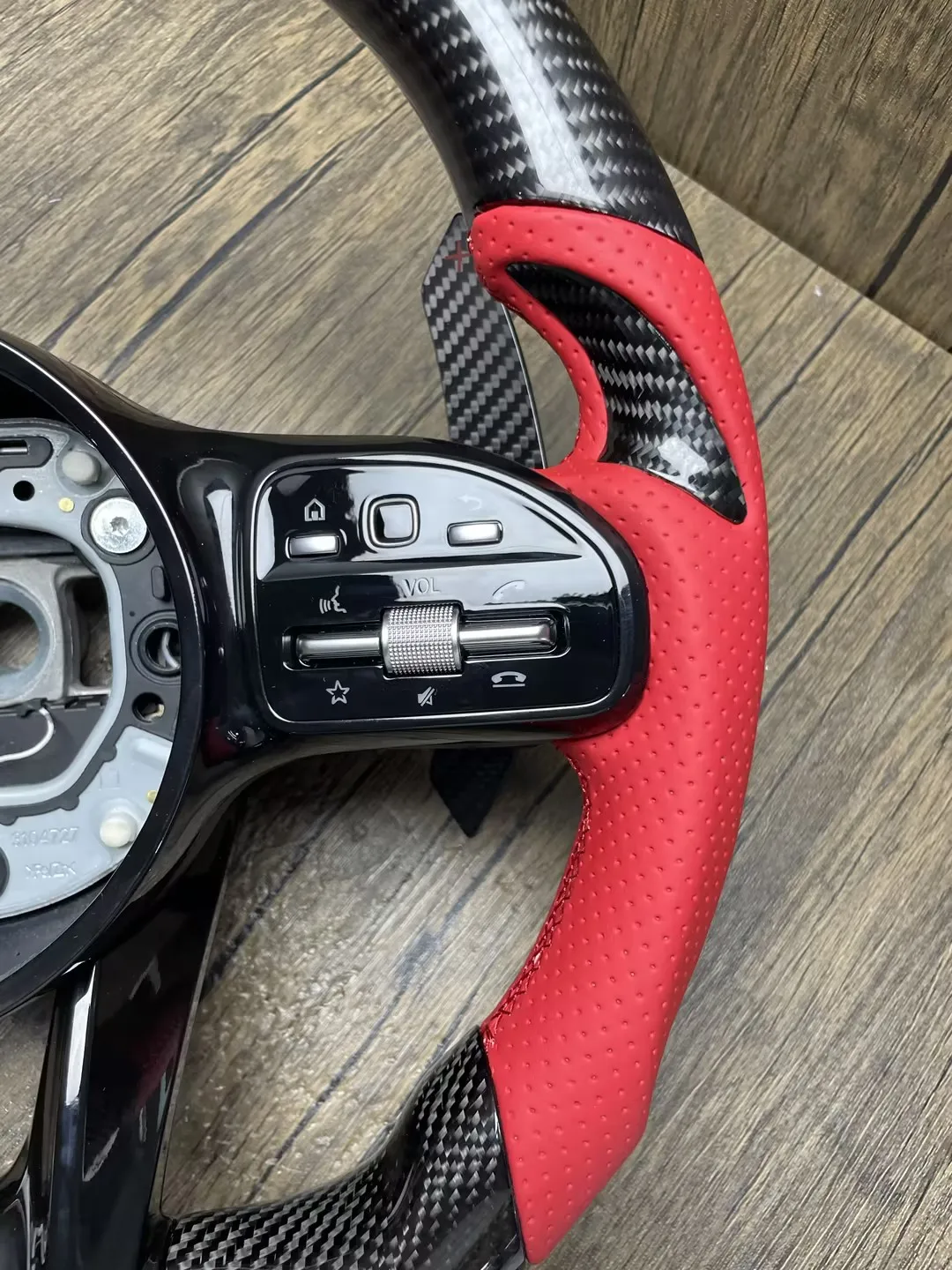 Forged carbon fiber steering wheel customized to fit Mercedes-Benz AMG car steering wheel