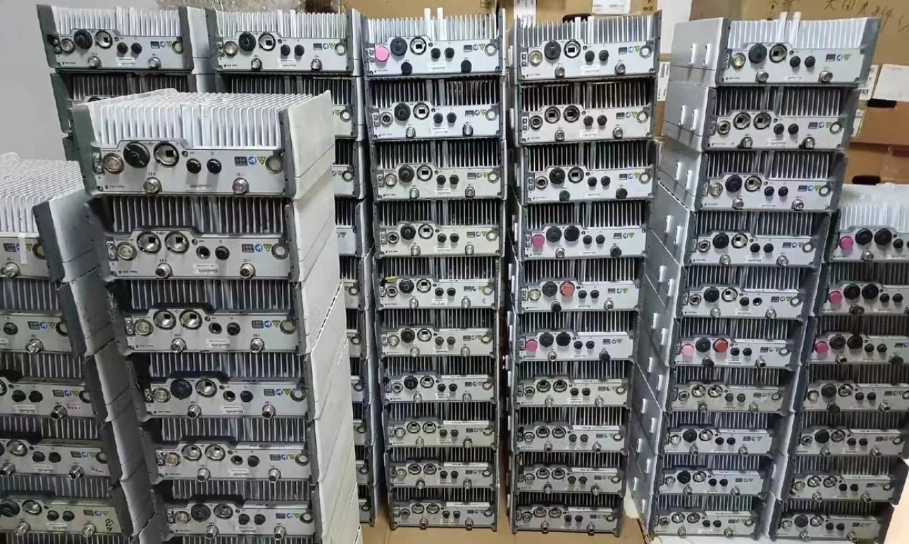 Ericsson Radio frequency remote unit RRU KRC 161 549/1 Radio 2217 B20