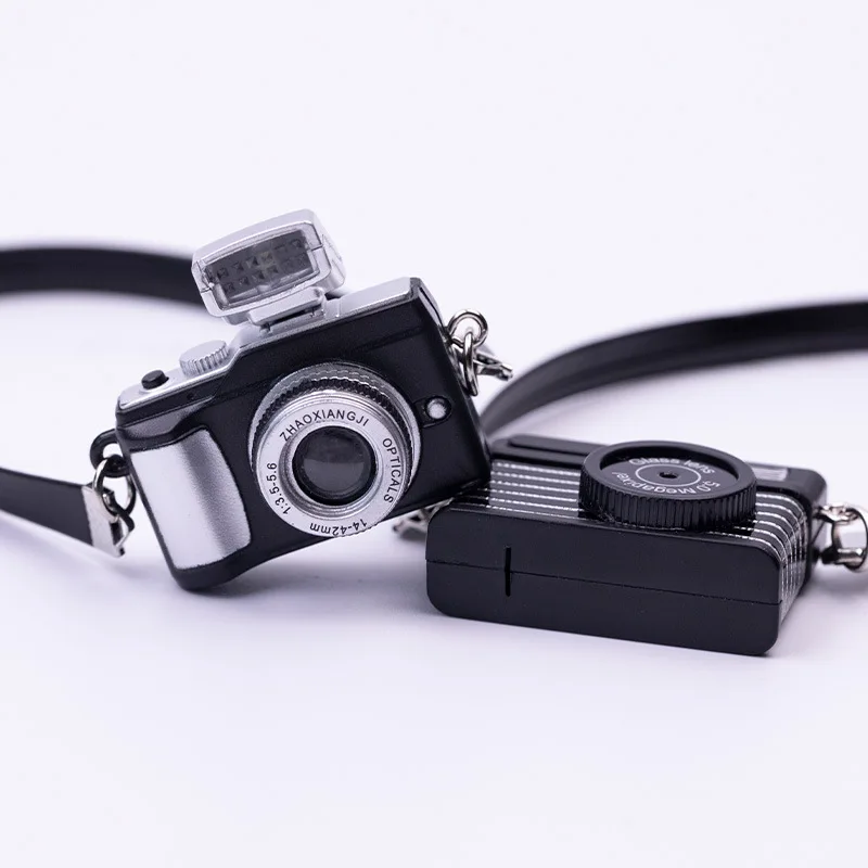 Retro Mini SLR Camera Keychain Mini Simulation Camera Key Chain With Light and Sound