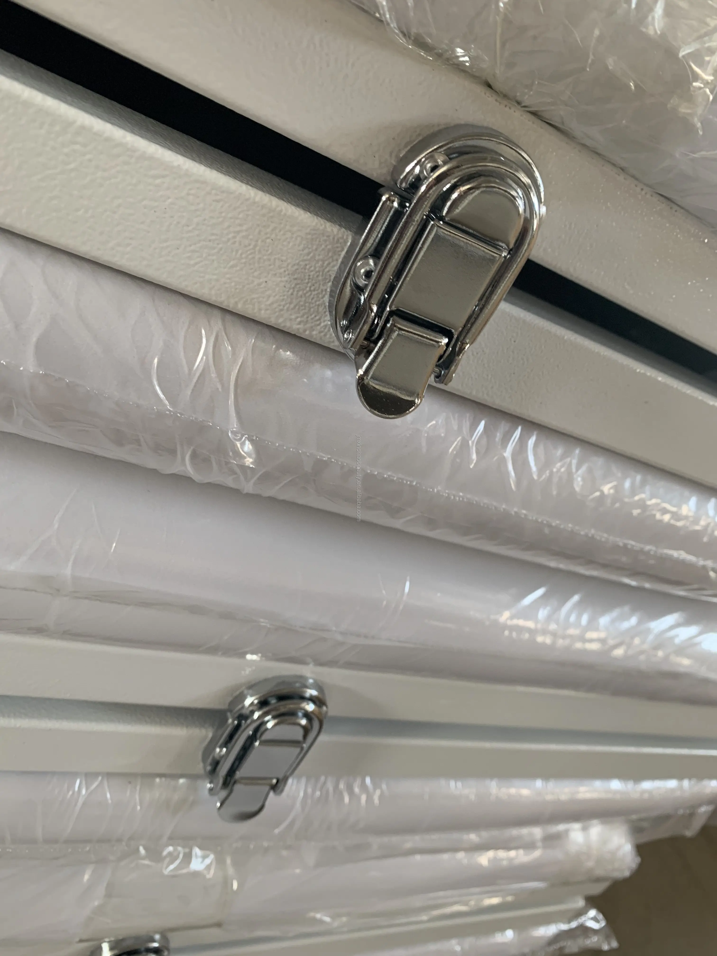 High Quality Portable Folding Massage Table Lightweight Beauty Salon Therapy Couch Bed