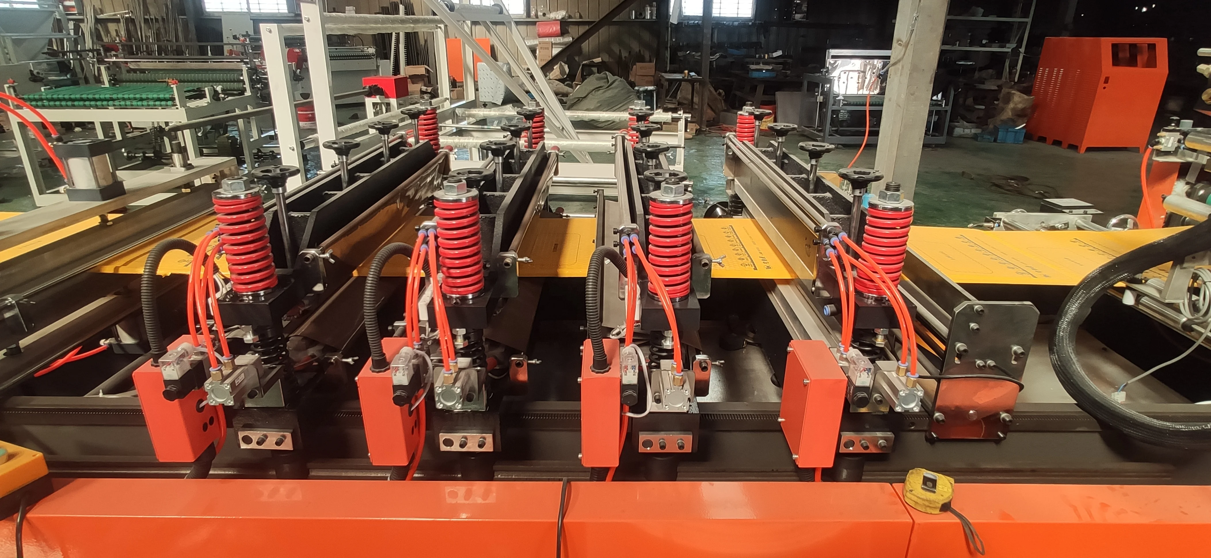 
Automatic kraft paper air bubble film mailing bag envelop making machine 