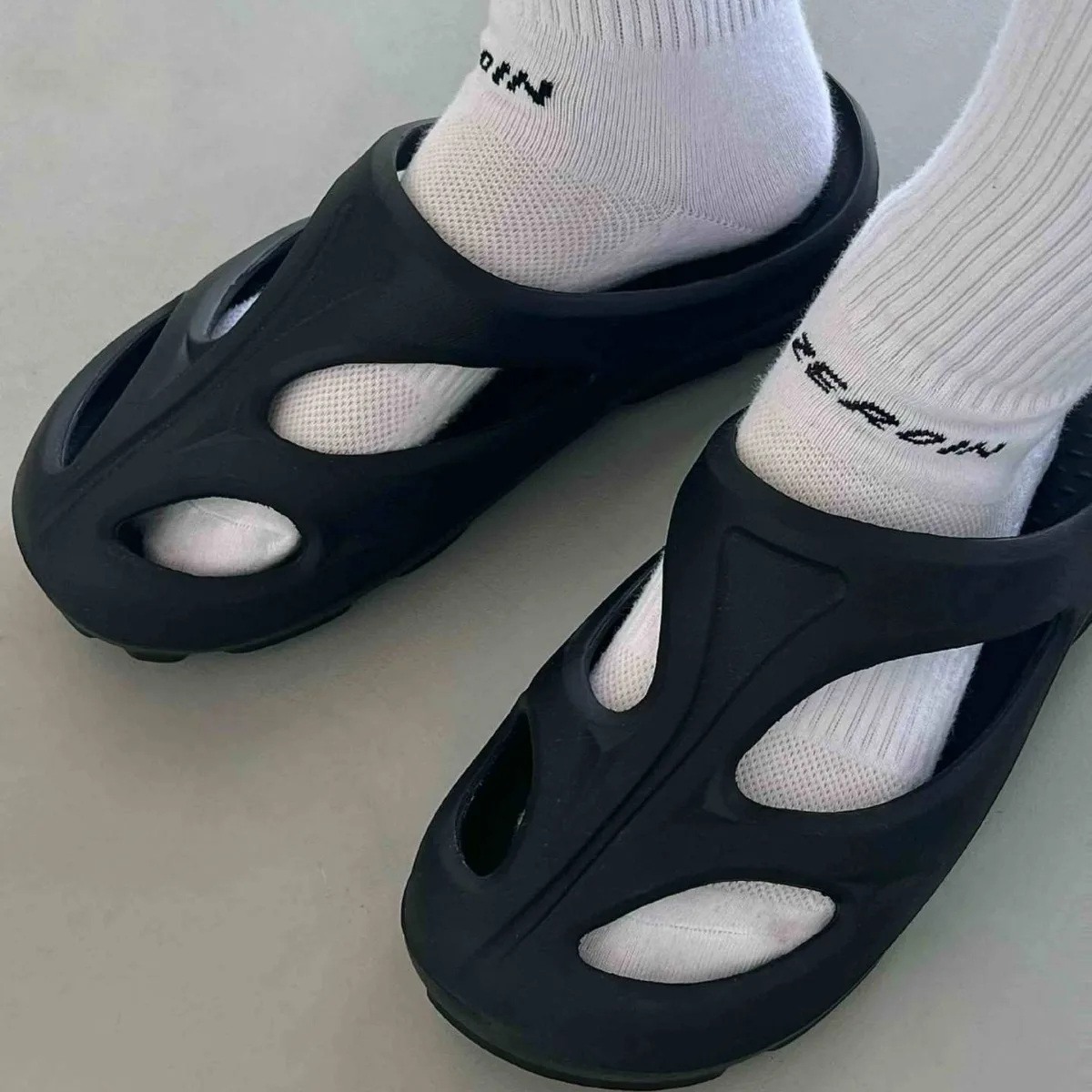 Outdoor function hollow EVA special shaped wading river sandals non slip hole beach shoes for men and women sandals