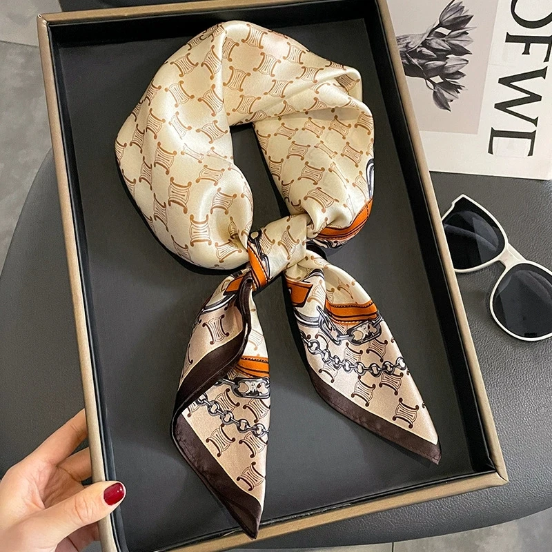 OEM Custom Square Scarf Foulard 100% Pure Printed Silk Scarves for Women Short Tie Bandanas Flower Silk Neck Scarves for Women