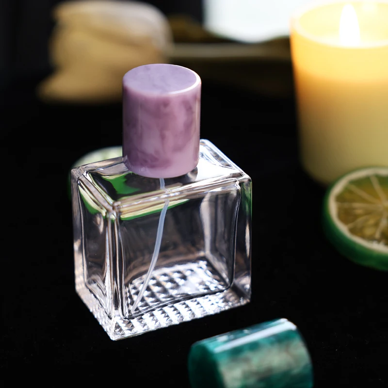 Nuevo cubo portatil simple y elegante envases cosmeticos en аэрозольные ботеллы для повторных парфюмерии 30 мл cuadrado embotellado